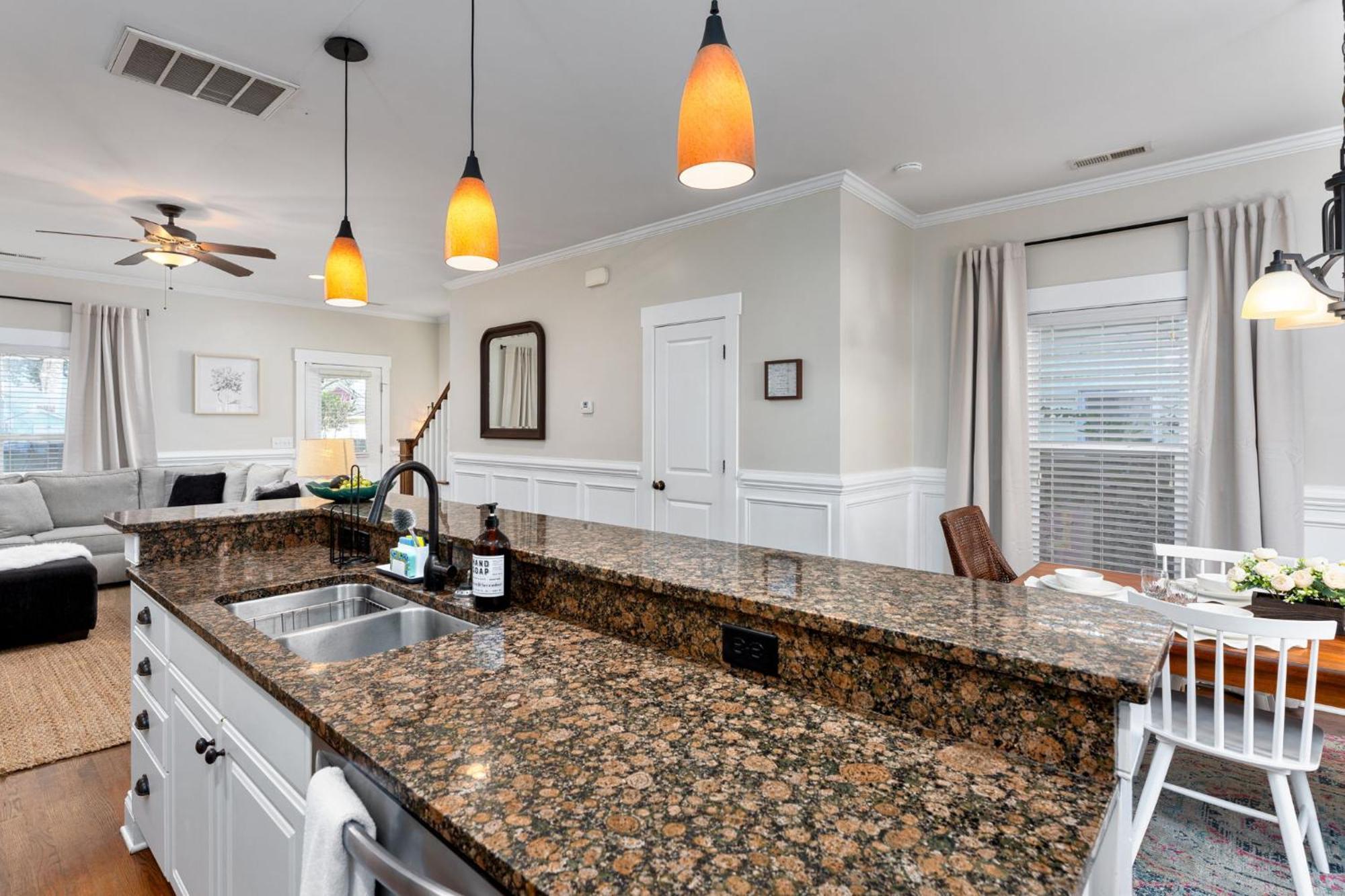 Downtown Wilmington Home ~ Pet Friendly Exterior photo